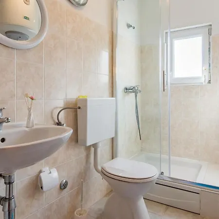 1 Bedroom Stunning In アパート