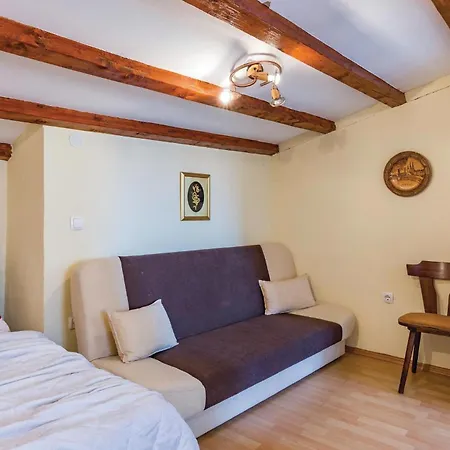 1 Bedroom Stunning In ロヴィニ