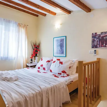 1 Bedroom Stunning In * ロヴィニ
