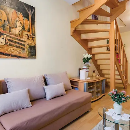 アパート 1 Bedroom Stunning In *