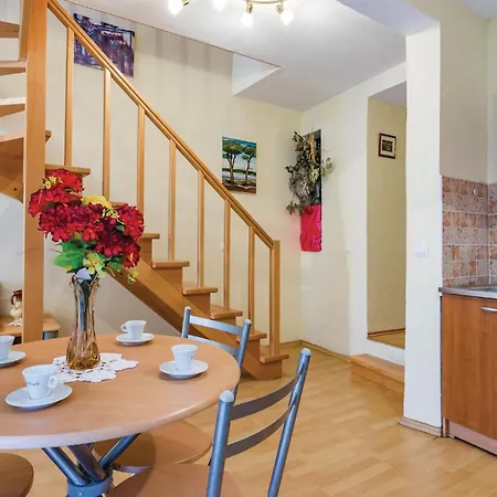 1 Bedroom Stunning In *